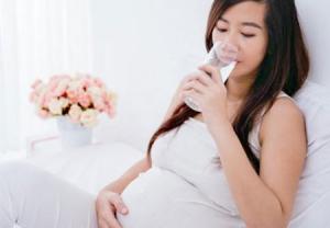 در دوران بارداری کمتر مایعات بنوشید - دکتر سوشا