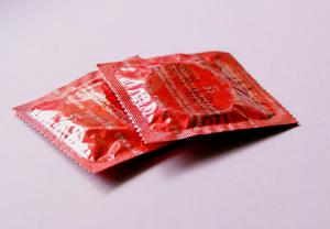 استفاده از کاندوم برای افراد جوان ضروری است