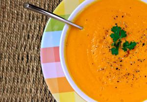 سوپ هویج و سیب برای عید نوروز