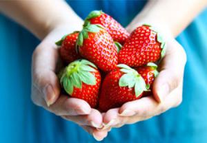 توت فرنگی میوه‌ای کم کالری و پر فیبر برای کاهش وزن