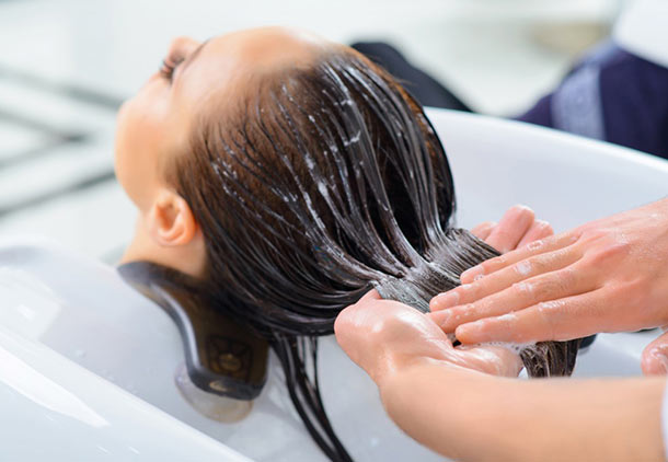 کراتینه کردن مو چگونه انجام می‌شود؟