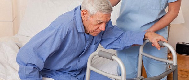 پرستاری سالمندان : معیارهای صحیح انتخاب پرستار برای سالمندان