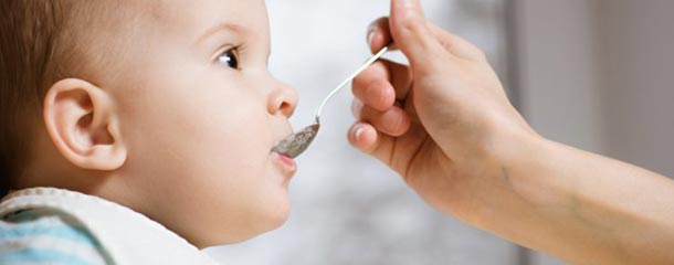 از بین بردن لکه های سیاه روی دندان کودک (مصرف قطره آهن در کودکان)