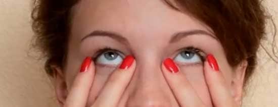 افتادگی پلک چشم و طب سنتی : ورزش مناسب برای رفع افتادگی پلک چشم انجام دهید